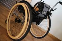 Rollstuhl Speedy, 26 Zoll-Rad mit Holzfelgen und Holzgreifringen